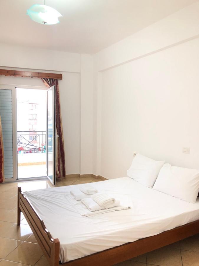 Center Hotel Pirro Himare Buitenkant foto