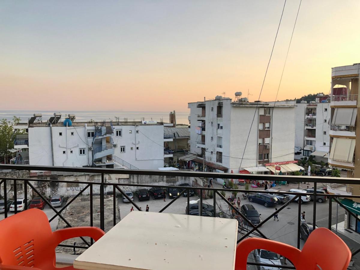 Center Hotel Pirro Himare Buitenkant foto