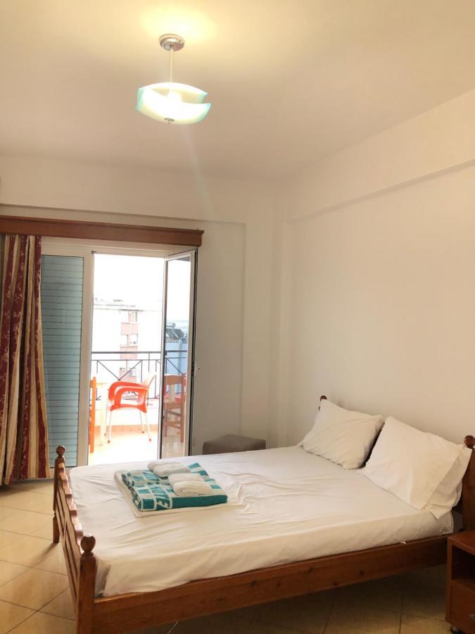 Center Hotel Pirro Himare Buitenkant foto
