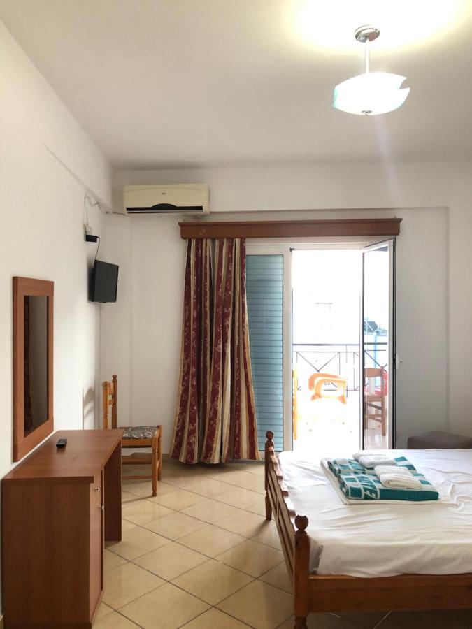 Center Hotel Pirro Himare Buitenkant foto
