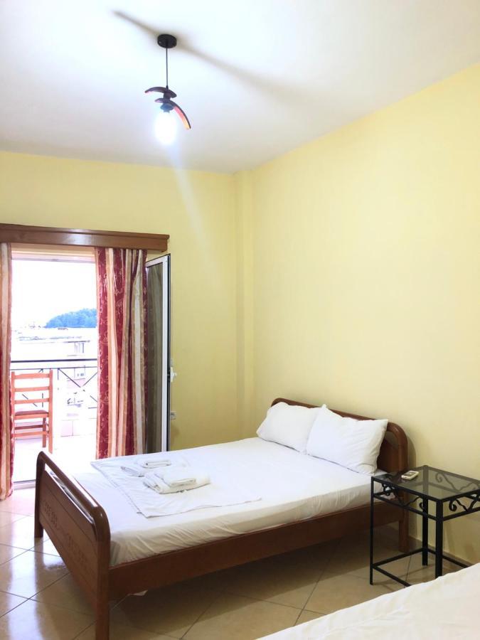 Center Hotel Pirro Himare Buitenkant foto